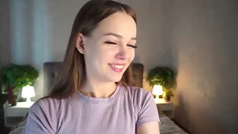 Snapshot of auroralowen chatting on 07.21.26 Aurora online show from 07.21.26