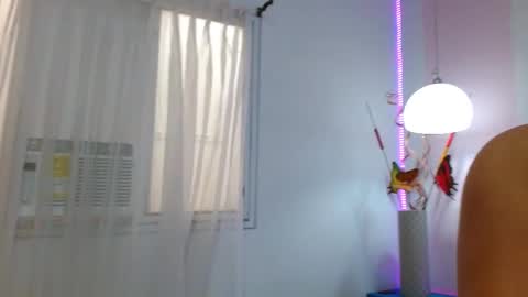 Snapshot of auroravellaris chatting on 03.10.25 Valeria Moreau online show from 03.10.25