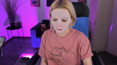 aurorawrenfield online show from 01.08.26