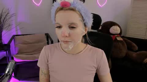 aurorawrenfield online show from 03.09.26