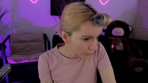 aurorawrenfield online show from 03.16.26