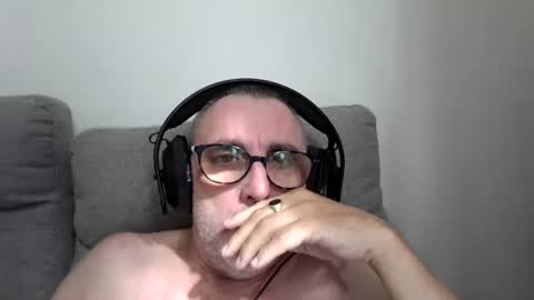 Snapshot of aussie_ozzie chatting on 05.17.26 aussie_ozzie online show from 05.17.26