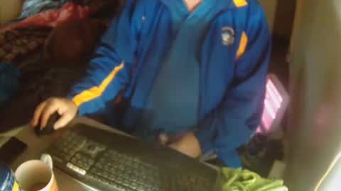 Snapshot of aussiebaker chatting on 09.22.25 aussiebaker online show from 09.22.25