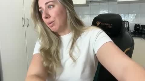 aussielulu online show from 04.12.26