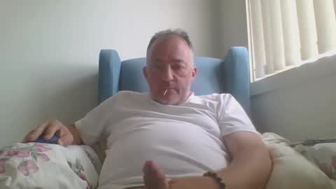 Snapshot of aussiesydguy chatting on 10.27.25 chatbateaussie online show from 10.27.25