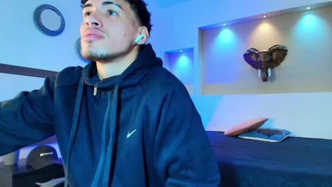 AUSTIN  online show from 01.05.25