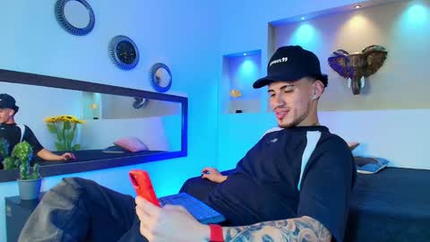 AUSTIN  online show from 01.05.25