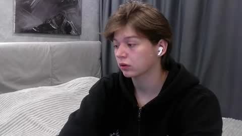 ausxuw online show from 09.23.25