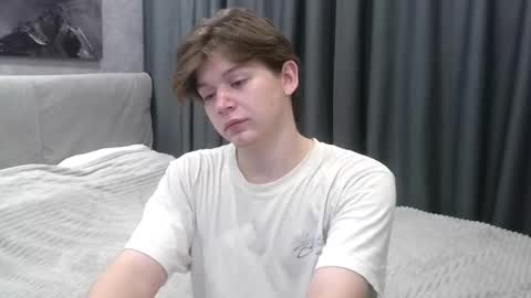 ausxuw online show from 10.04.25