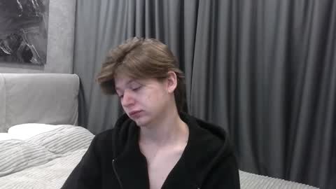 ausxuw online show from 10.09.25