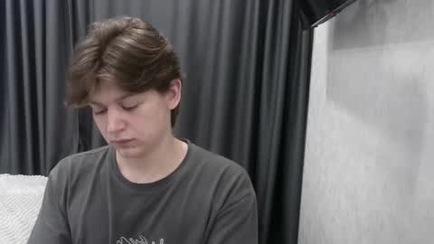 ausxuw online show from 10.13.25