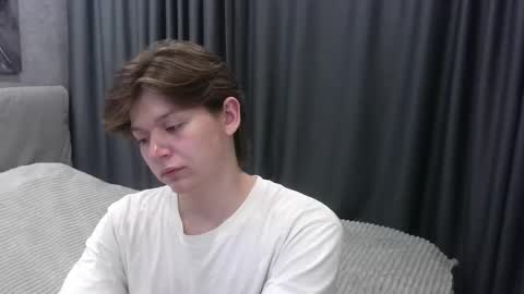 ausxuw online show from 10.15.25