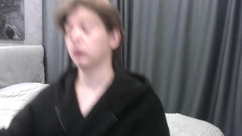 ausxuw online show from 10.17.25