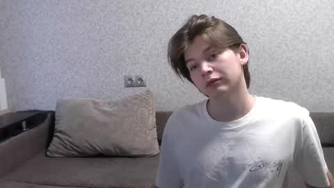 ausxuw online show from 10.25.25