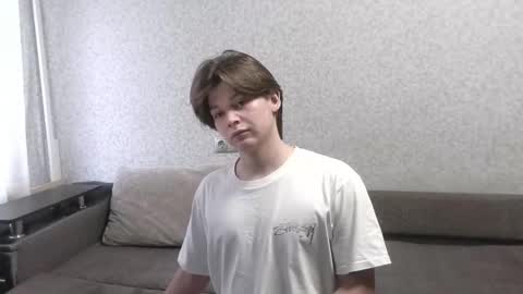 ausxuw online show from 10.28.25