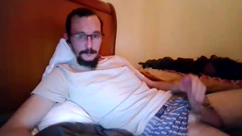 Snapshot of author980 chatting on 12.04.25 author980 online show from 12.04.25