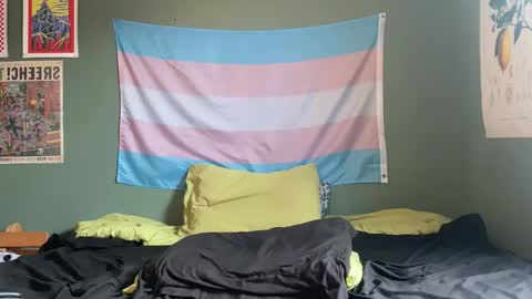 Autumn Loves You online show from 02.13.26