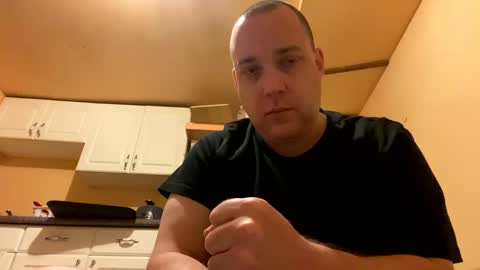 Snapshot of auz1812 chatting on 12.16.24 Auz online show from 12.16.24