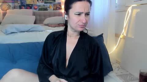 Ava online show from 10.10.25