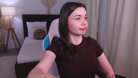 Snapshot of ava_blushy chatting on 09.17.25 Ava online show from 09.17.25