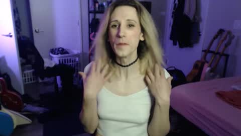 Snapshot of ava_reinhart_999 chatting on 02.10.26 Ava online show from 02.10.26