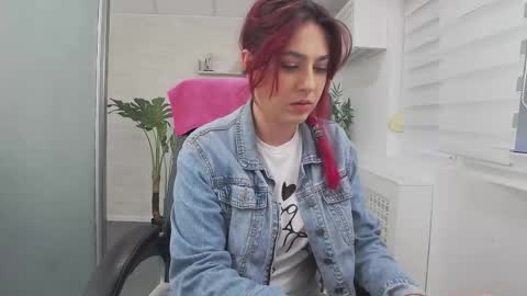 Snapshot of avablue_ chatting on 05.28.26 online show from 05.28.26