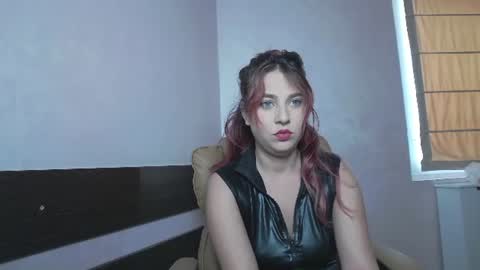 Snapshot of avablue_ chatting on 06.24.26 online show from 06.24.26
