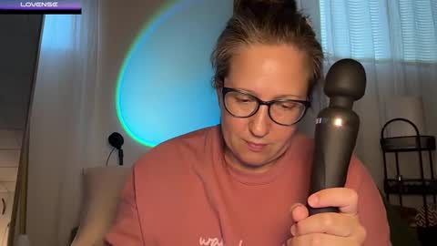 Snapshot of avabradley chatting on 06.04.26 Ava . Support my channel by using my affiliate link to make your account Thanks online show from 06.04.26