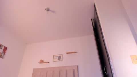 Avaline Help me reach 100 likes TRANSMISSION EVERY DAY FROM 39 PM online show from 01.20.25