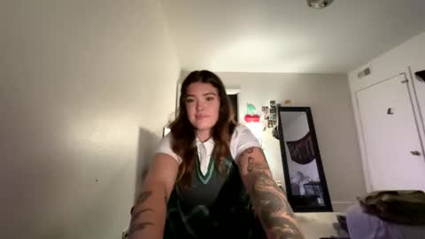 Ava Adorn online show from 11.01.25