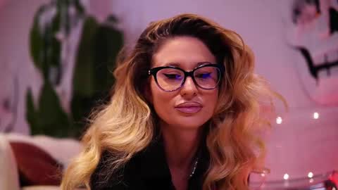 Ava online show from 11.24.25