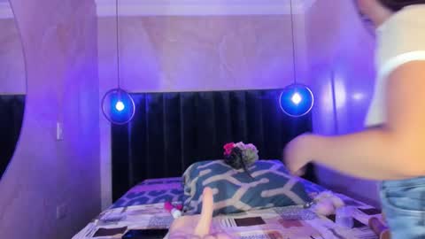 avawhiite online show from 03.08.26