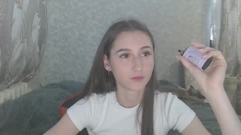 Snapshot of ave_costly chatting on 11.26.25 ave_costly online show from 11.26.25