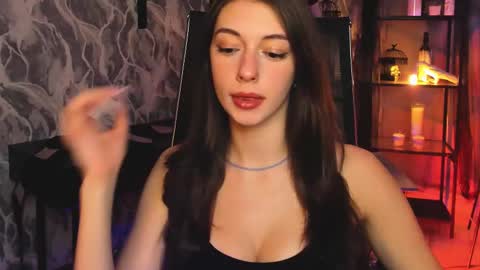 Avie online show from 10.28.25