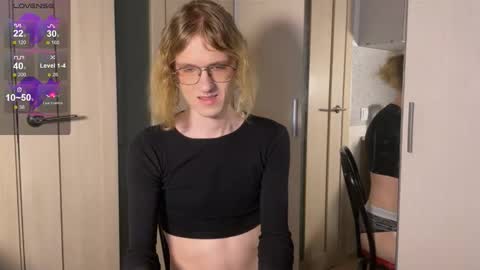 Snapshot of avery_adam chatting on 02.07.26 Alex online show from 02.07.26