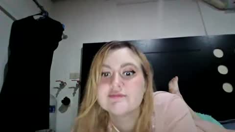 Snapshot of avery_doll21 chatting on 06.15.26 Avery Doll online show from 06.15.26