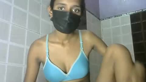 Snapshot of avery_lust01 chatting on 04.28.26 avery_lust01 online show from 04.28.26