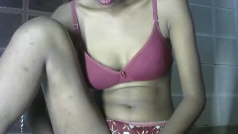 Snapshot of avery_lust01 chatting on 05.01.26 avery_lust01 online show from 05.01.26
