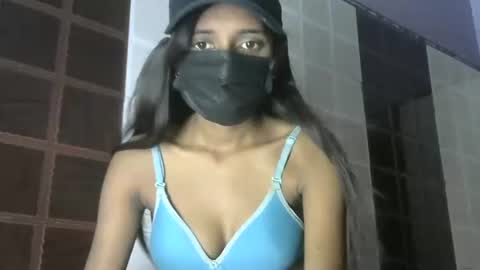 Snapshot of avery_lust01 chatting on 05.08.26 avery_lust01 online show from 05.08.26