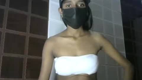 Snapshot of avery_lust01 chatting on 05.13.26 avery_lust01 online show from 05.13.26