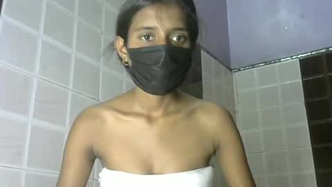 Snapshot of avery_lust01 chatting on 05.18.26 avery_lust01 online show from 05.18.26