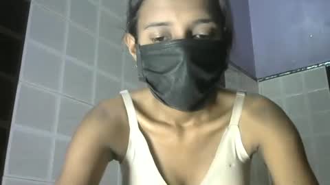 Snapshot of avery_lust01 chatting on 05.20.26 avery_lust01 online show from 05.20.26