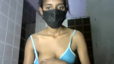 Snapshot of avery_lust01 chatting on 05.25.26 avery_lust01 online show from 05.25.26