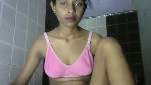 Snapshot of avery_lust01 chatting on 05.28.26 avery_lust01 online show from 05.28.26