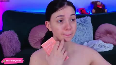 AveryWillow online show from 03.22.26