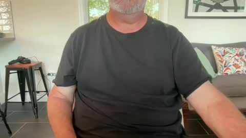 Snapshot of avgdiver chatting on 10.25.25 avgdiver online show from 10.25.25