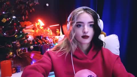 Avriel online show from 12.25.24