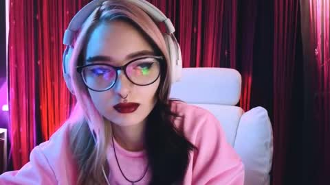 Avriel online show from 02.15.25