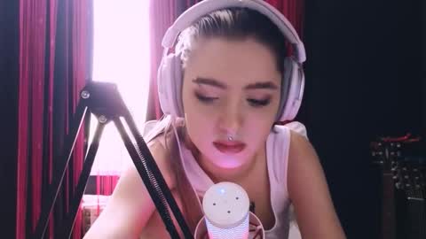 Avriel online show from 11.23.25