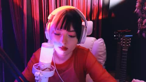 Avriel online show from 12.16.25